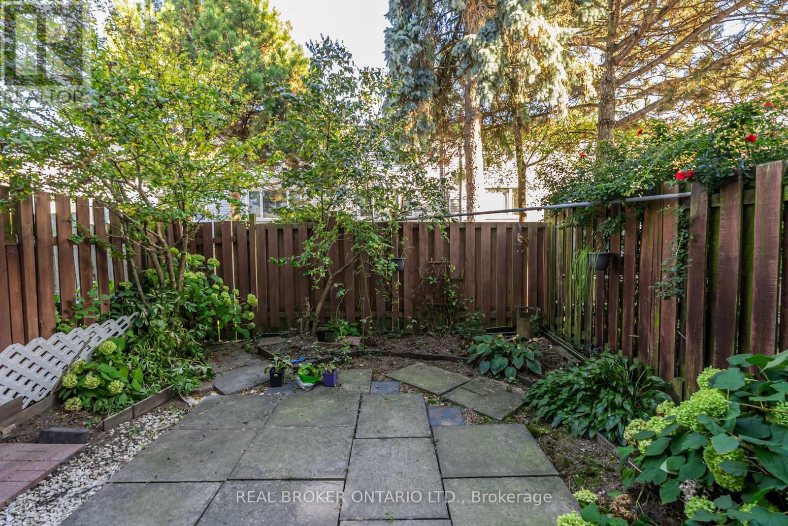 70 - 2440 Bromsgrove Road, Mississauga, Ontario  L5J 4J7 - Photo 39 - W12466154