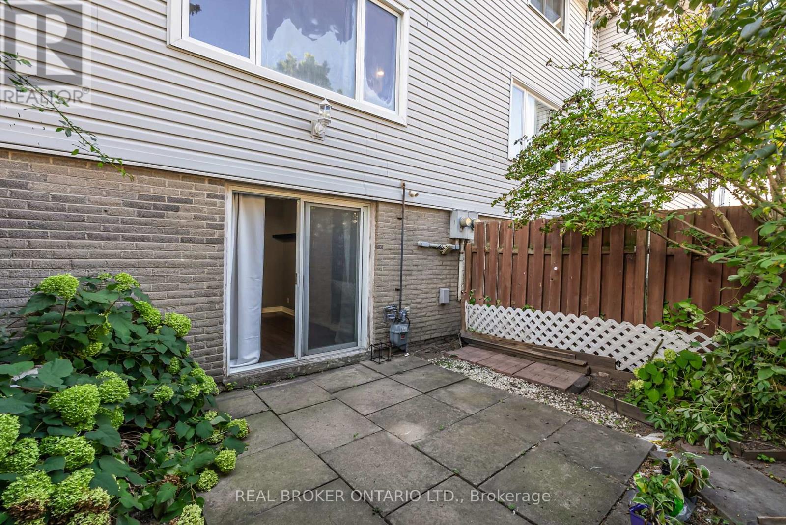 70 - 2440 Bromsgrove Road, Mississauga, Ontario  L5J 4J7 - Photo 40 - W12466154