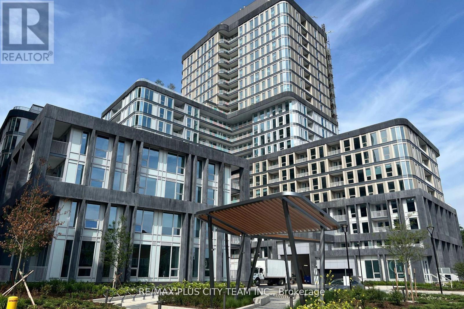 1305 - 3240 WILLIAM COLTSON AVENUE, Oakville, Ontario