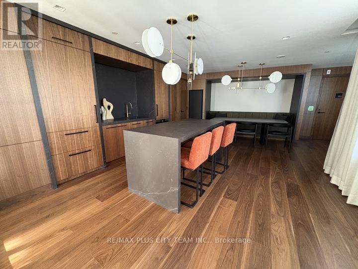 1305 - 3240 William Coltson Avenue, Oakville, Ontario  L6H 8C8 - Photo 13 - W12466172