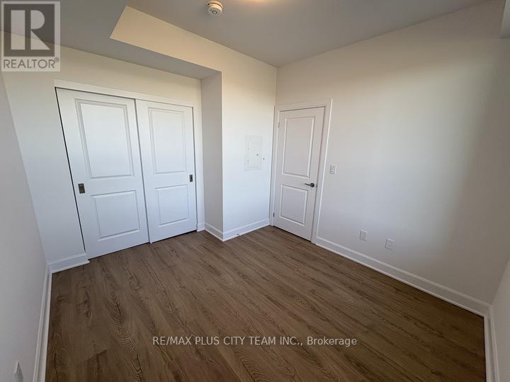 1305 - 3240 William Coltson Avenue, Oakville, Ontario  L6H 8C8 - Photo 7 - W12466172