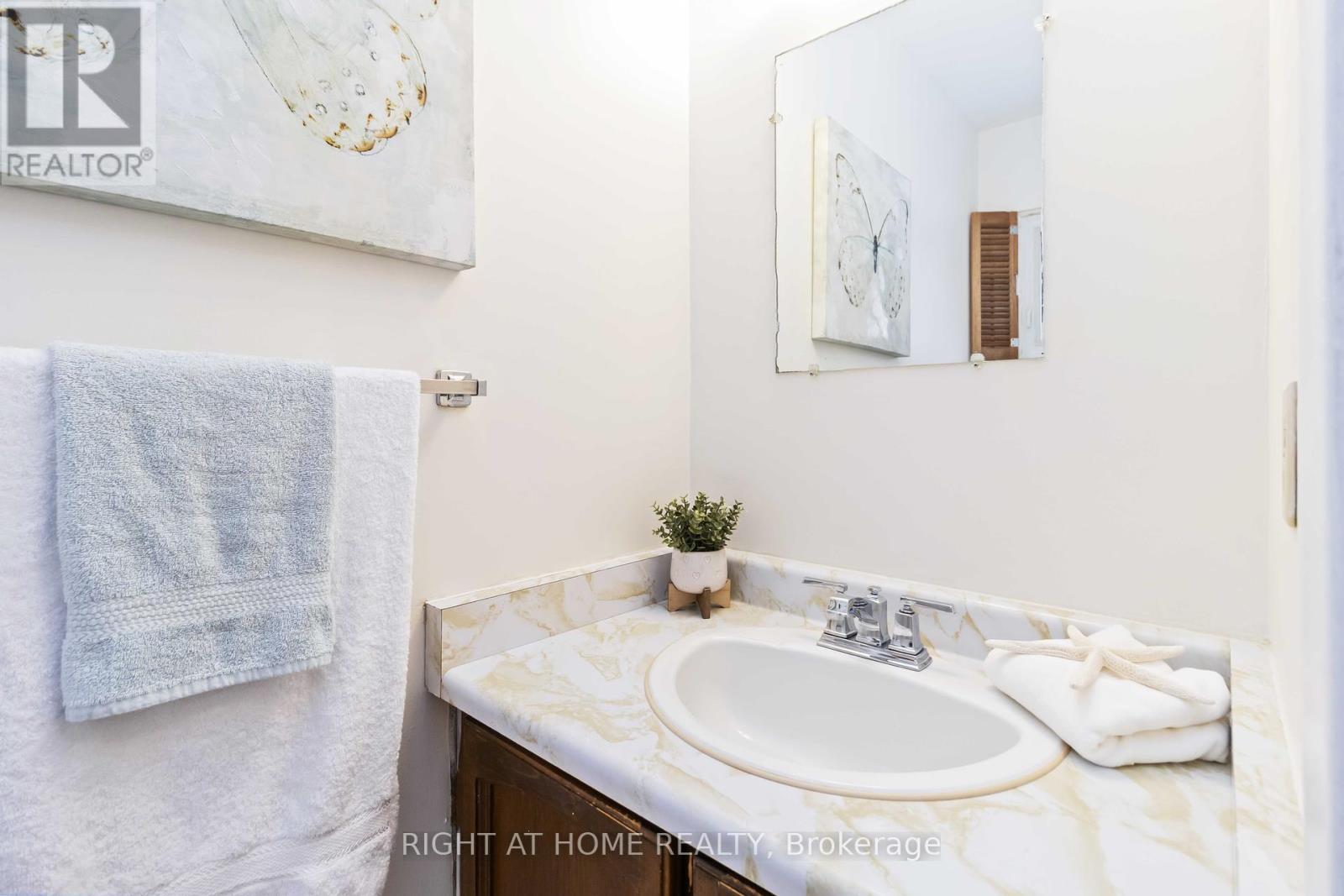 3512 Ash Row Crescent, Mississauga, Ontario  L5L 1K4 - Photo 11 - W12466215