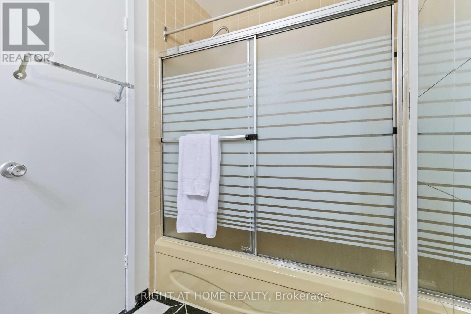 3512 Ash Row Crescent, Mississauga, Ontario  L5L 1K4 - Photo 20 - W12466215