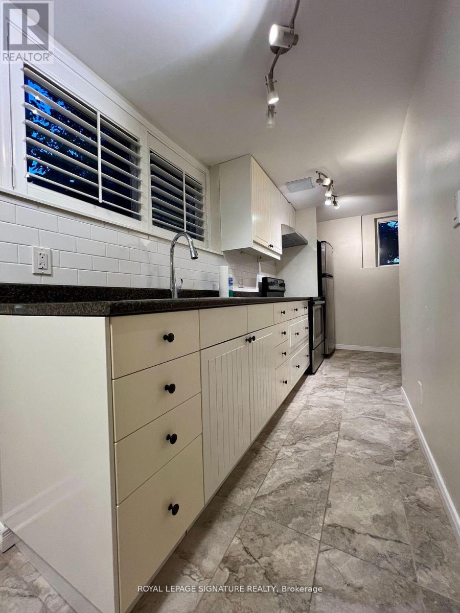 843 Cedarbrae Avenue, Milton, Ontario  L9T 3W9 - Photo 7 - W12466228