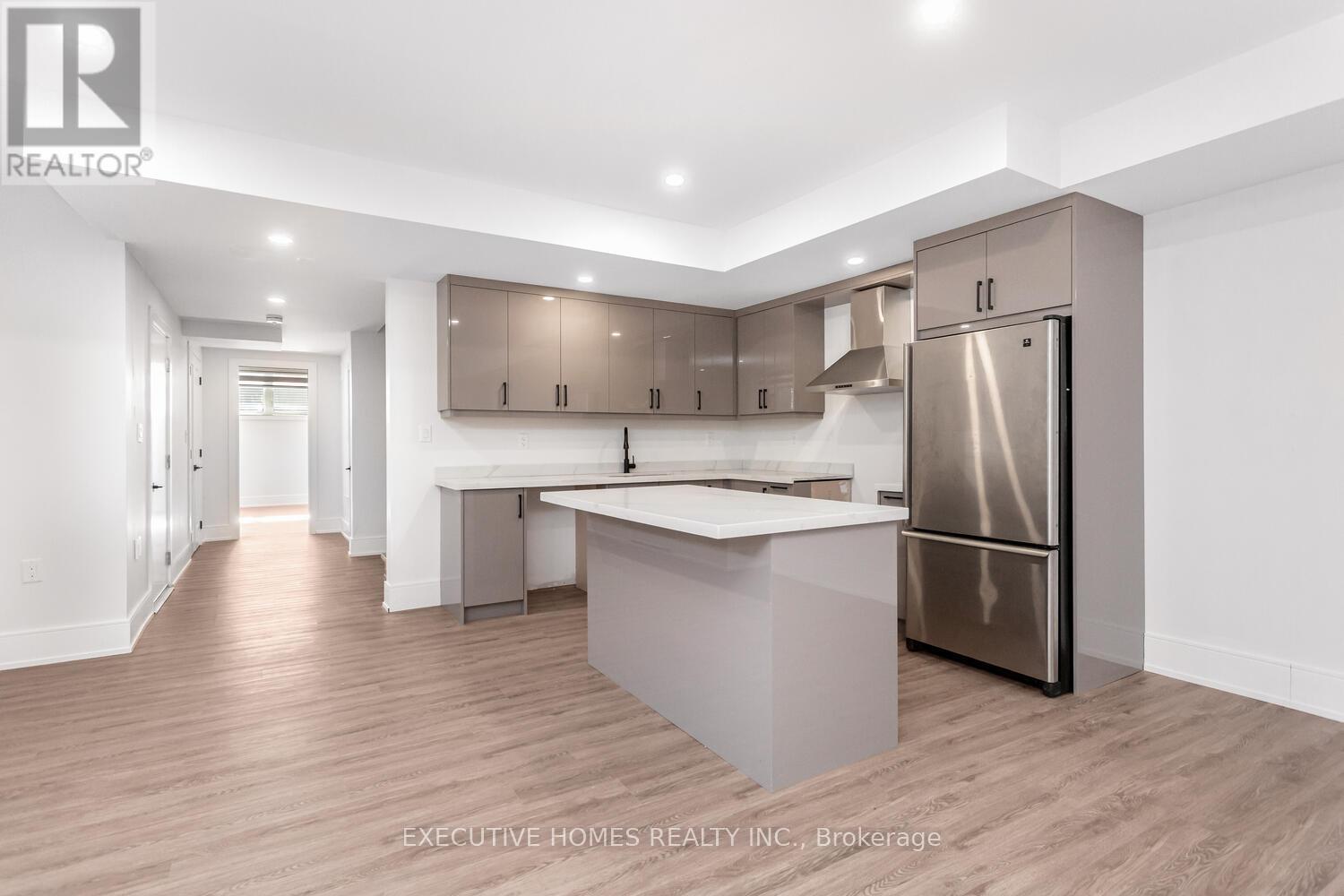 797 First Street, Mississauga, Ontario  L5E 1A3 - Photo 25 - W12466230