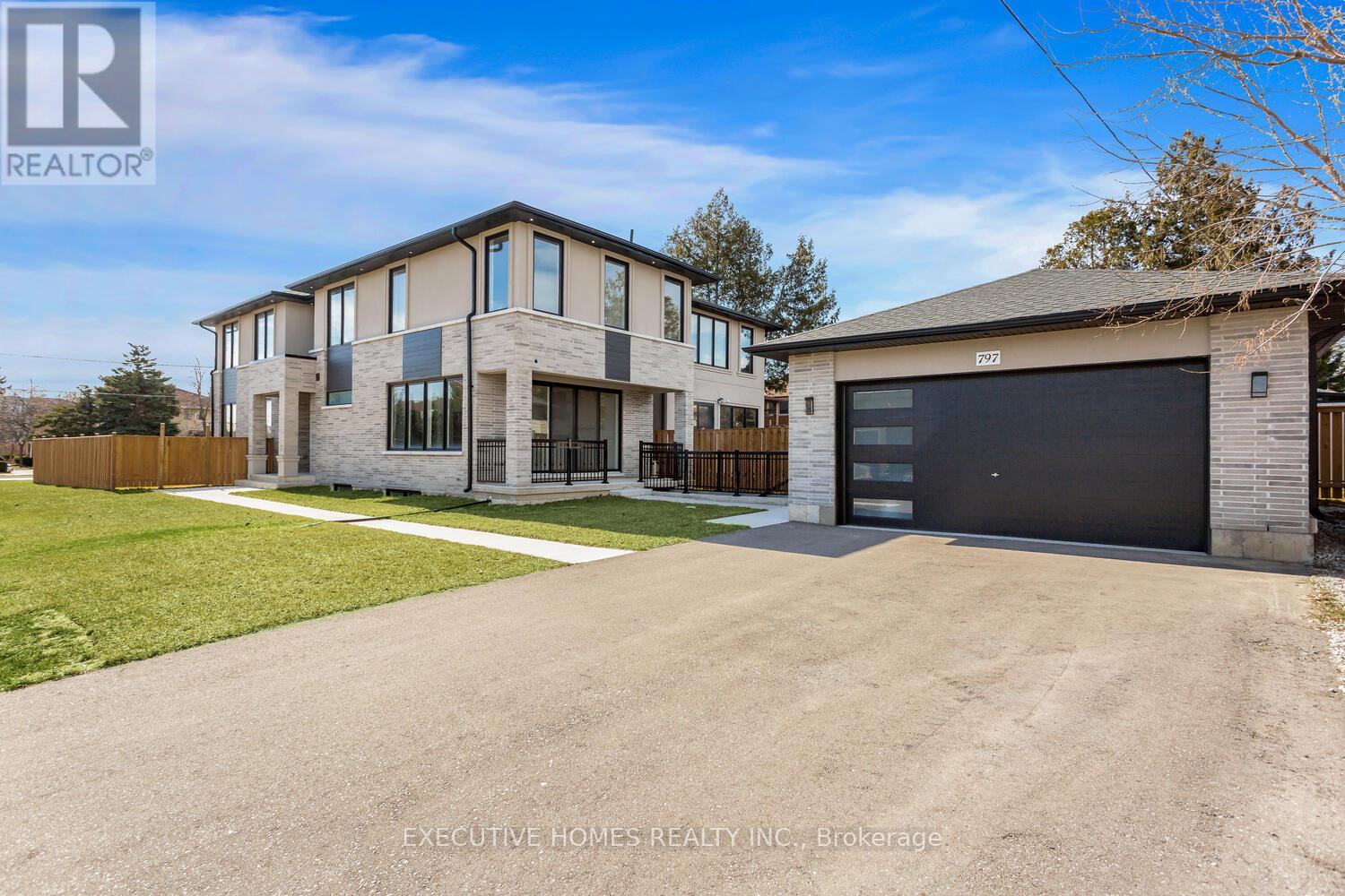 797 First Street, Mississauga, Ontario  L5E 1A3 - Photo 3 - W12466230