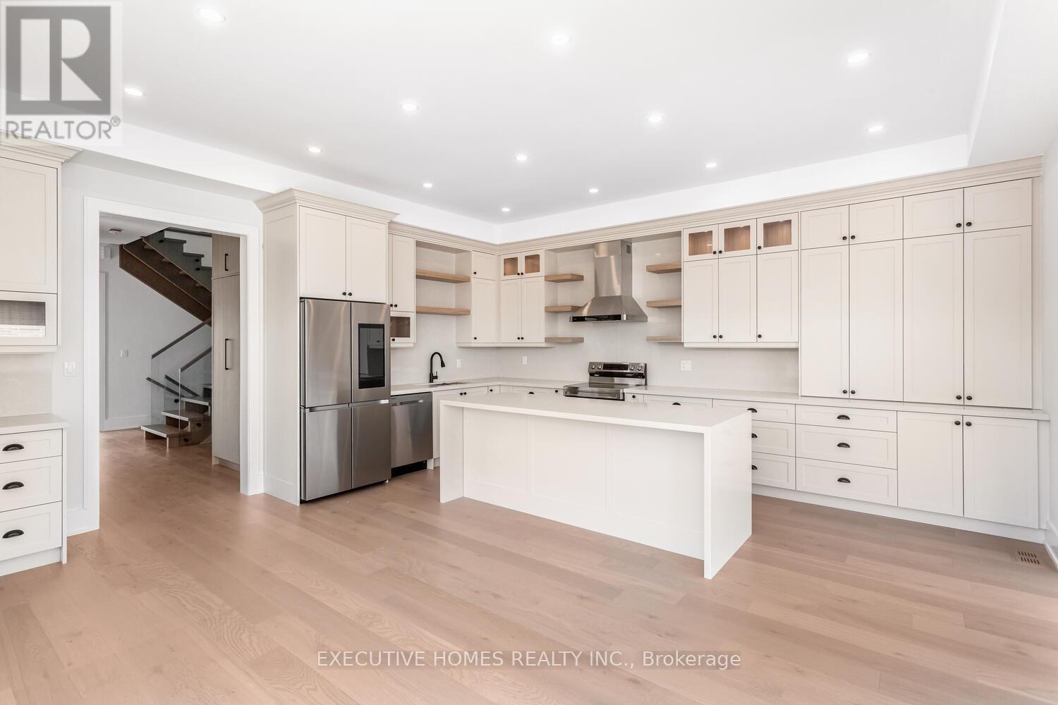 797 First Street, Mississauga, Ontario  L5E 1A3 - Photo 9 - W12466230