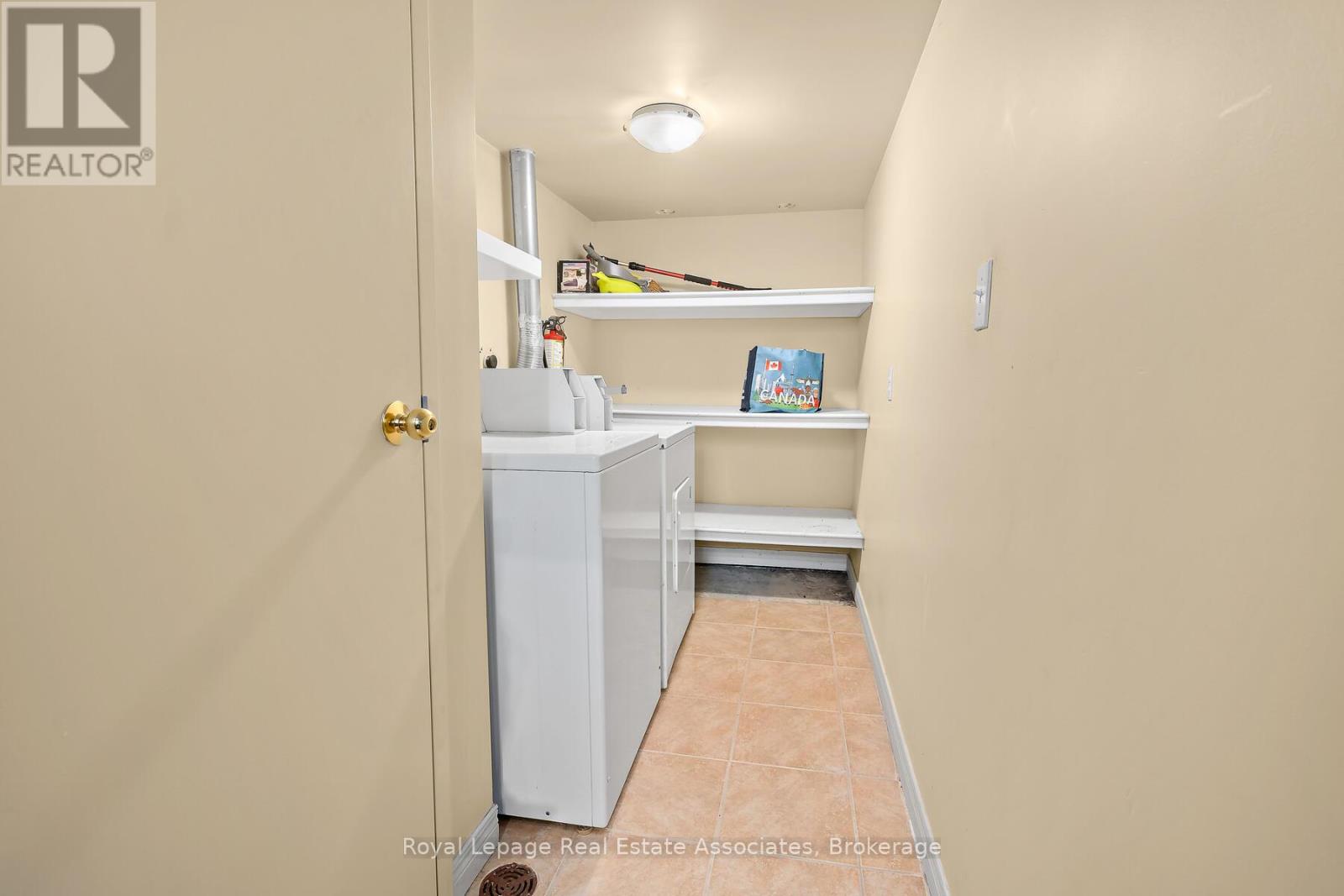 7 Rexway Drive, Halton Hills, Ontario  L7G 3N7 - Photo 23 - W12466251