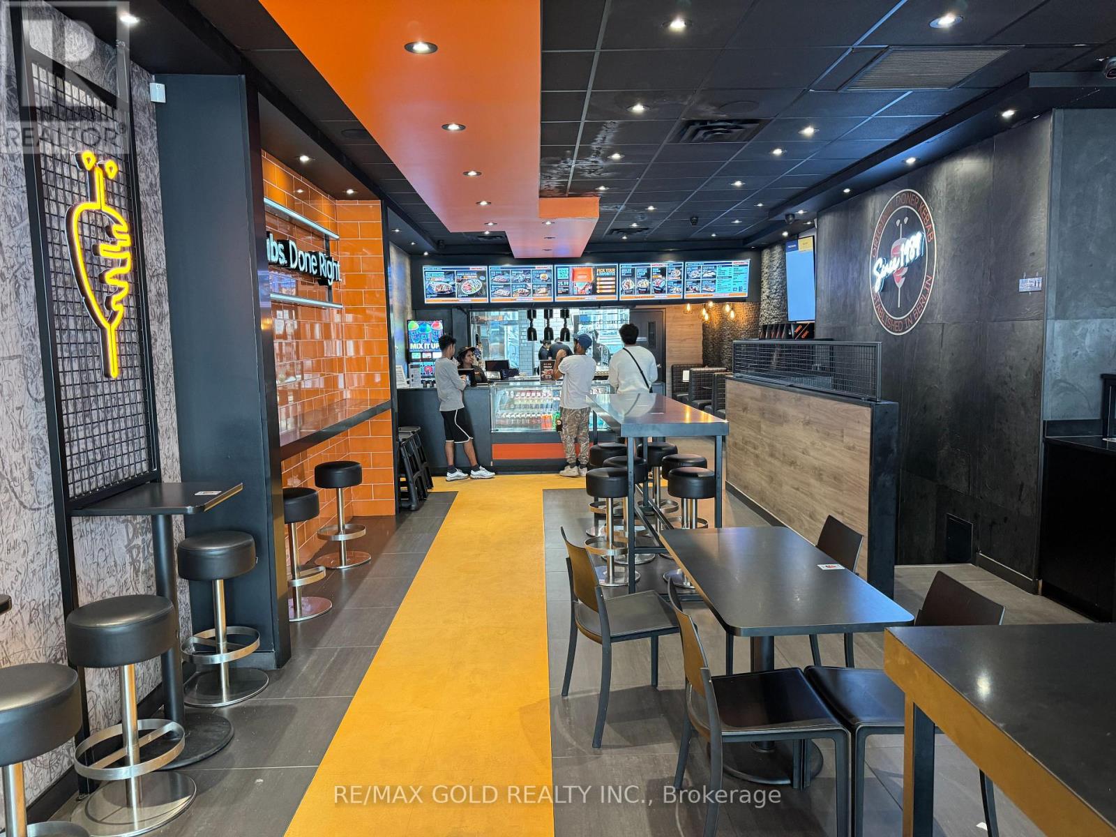 246 Queen Street W, Toronto, Ontario  M5V 1Z7 - Photo 4 - C12466297