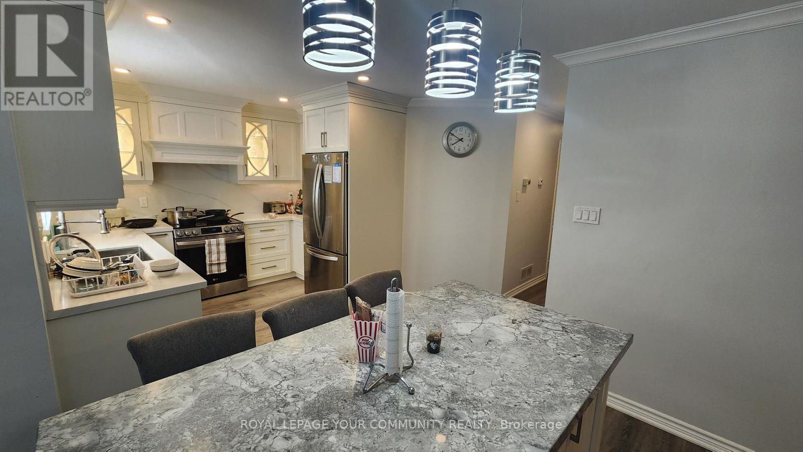 1331 Anton Square, Pickering, Ontario  L1V 5S8 - Photo 2 - E12466331