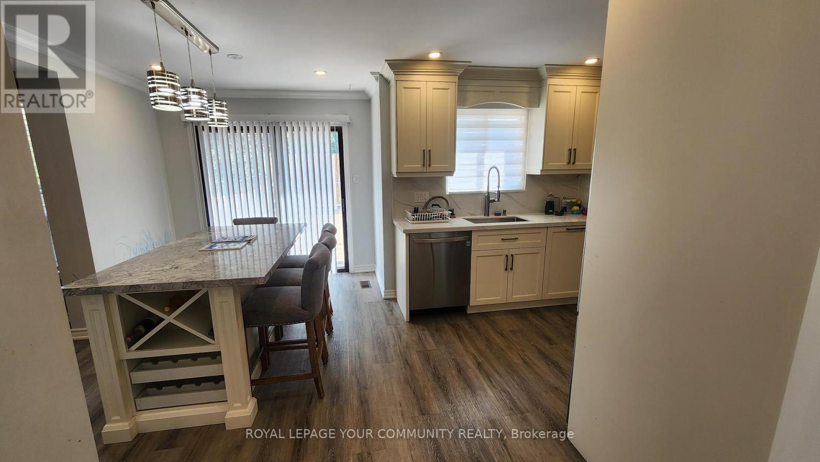 1331 Anton Square, Pickering, Ontario  L1V 5S8 - Photo 4 - E12466331