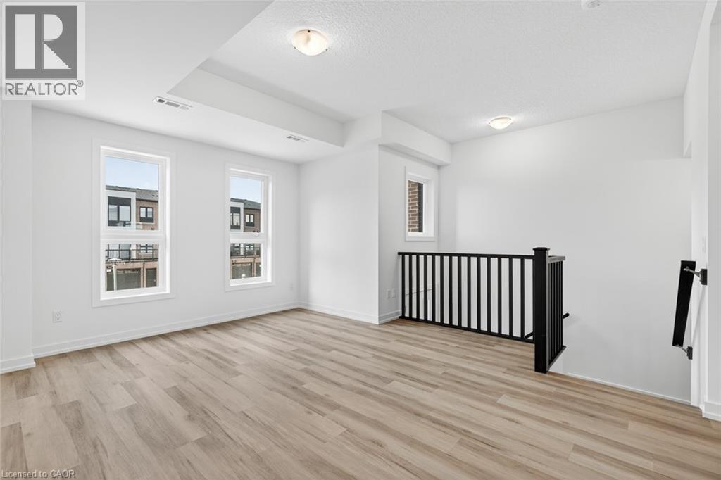 70 Kenesky Drive Unit# 37, Waterdown, Ontario  L0R 2H7 - Photo 5 - 40779739