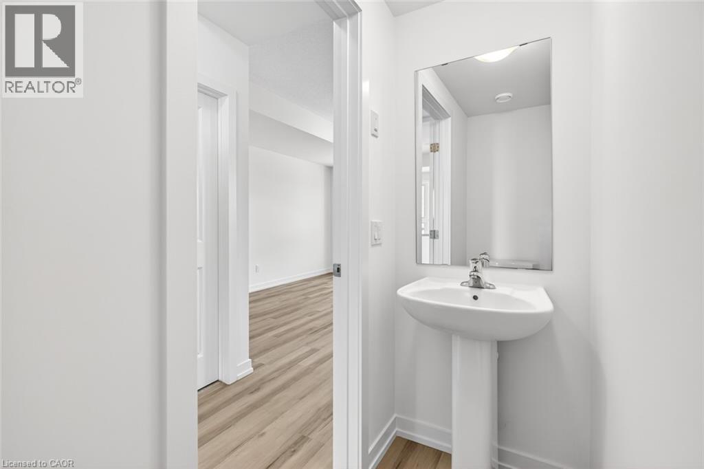 70 Kenesky Drive Unit# 37, Waterdown, Ontario  L0R 2H7 - Photo 8 - 40779739