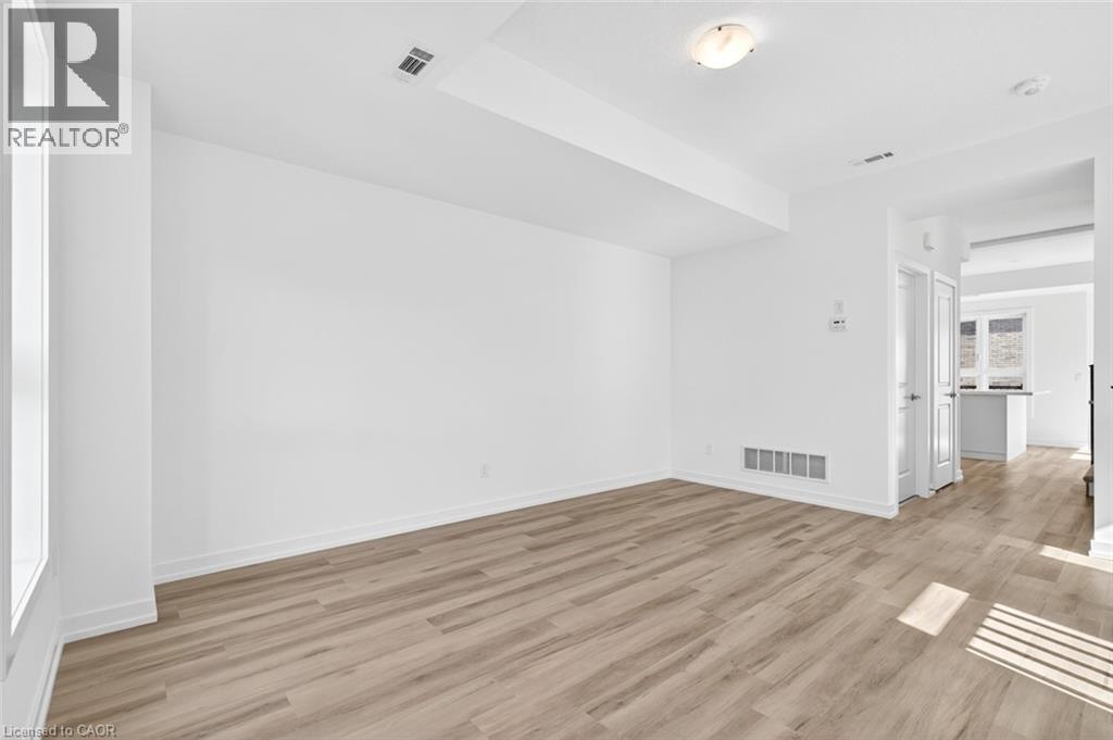 70 Kenesky Drive Unit# 39, Waterdown, Ontario  L0R 2H7 - Photo 6 - 40779699