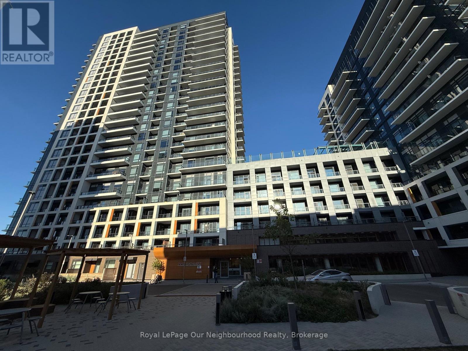 2512 - 7950 Bathurst Street, Vaughan, Ontario  L4J 0L4 - Photo 1 - N12466414
