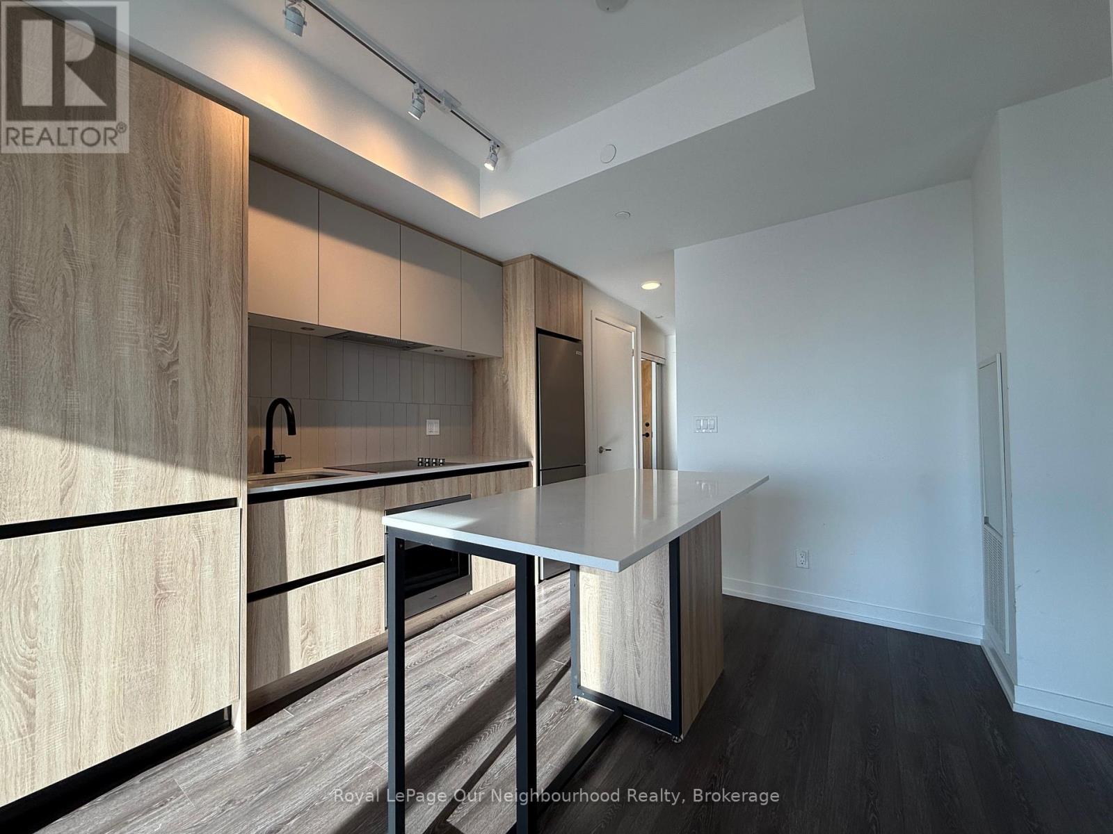 2512 - 7950 Bathurst Street, Vaughan, Ontario  L4J 0L4 - Photo 5 - N12466414