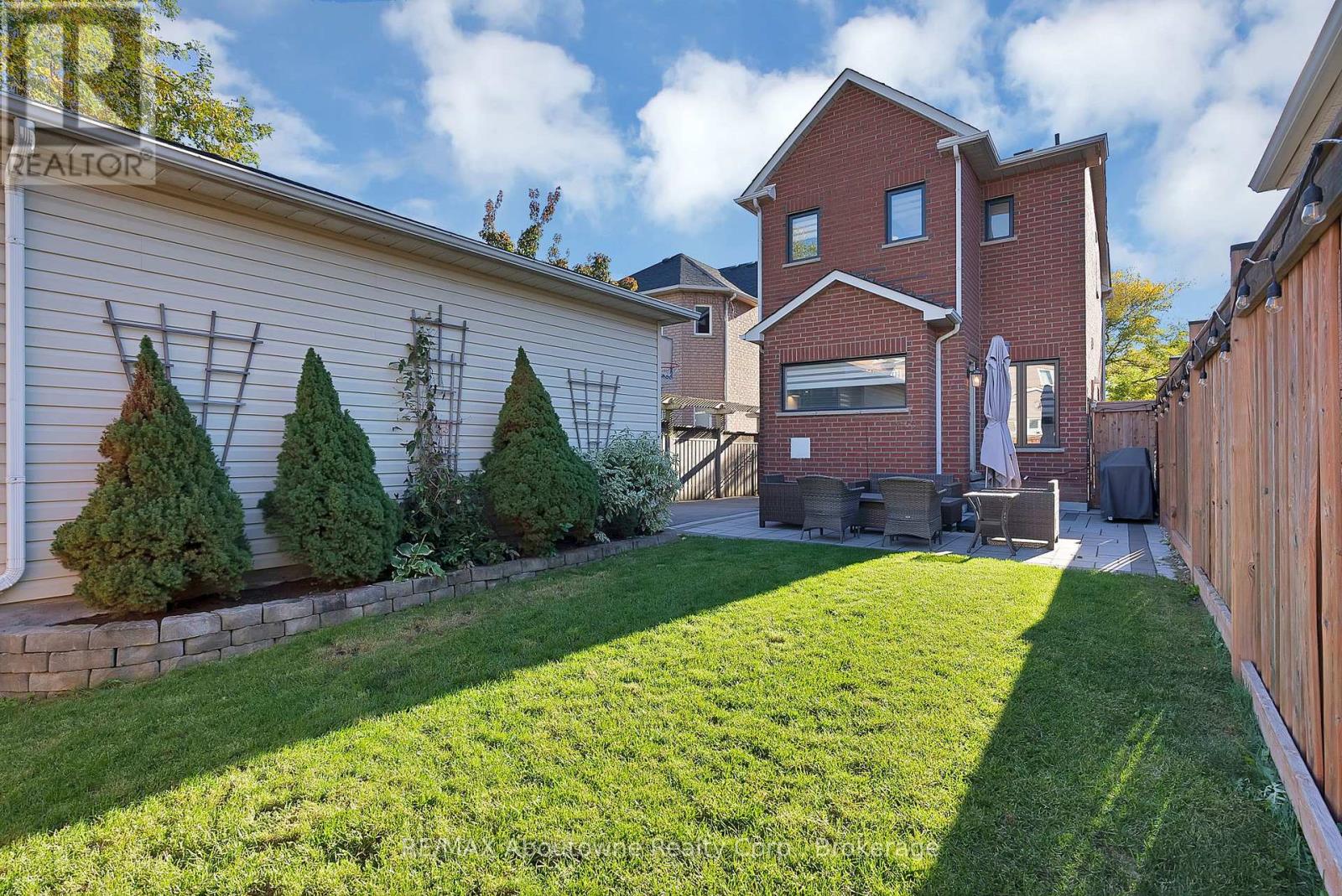 2599 Castle Hill Crescent, Oakville, Ontario  L6H 6J1 - Photo 32 - W12465871