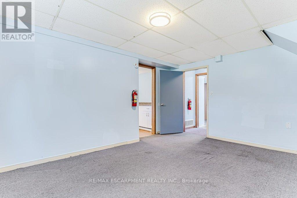 12 Shoreline Drive, St. Catharines, Ontario  L2N 3V8 - Photo 20 - X12466097