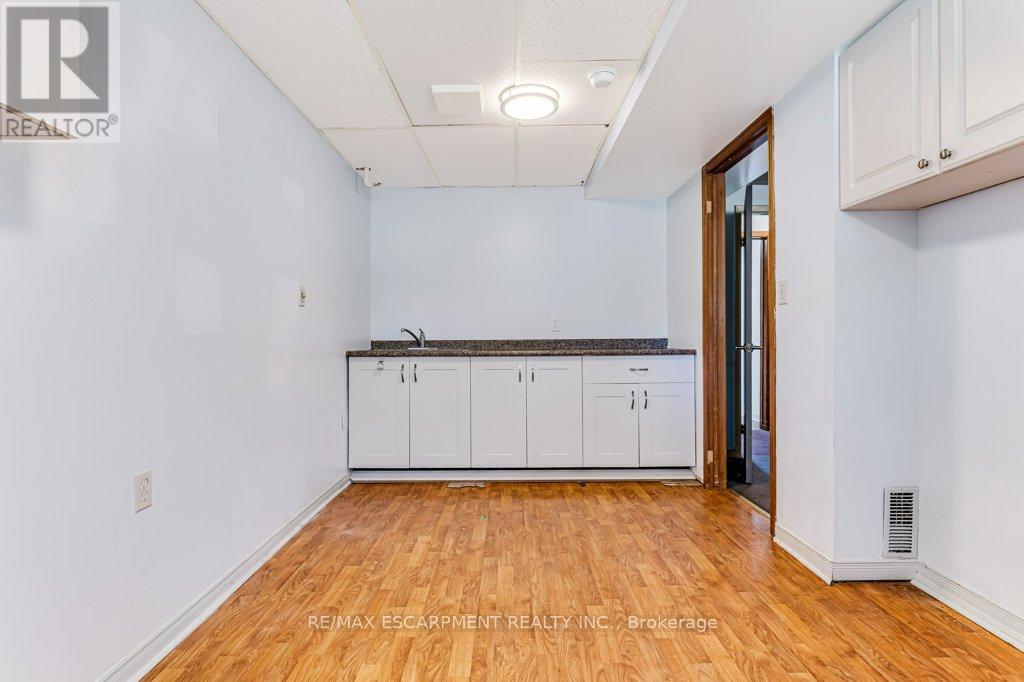 12 Shoreline Drive, St. Catharines, Ontario  L2N 3V8 - Photo 21 - X12466097