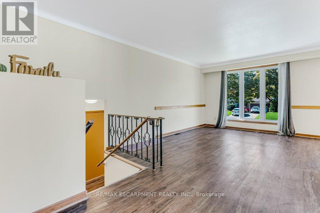 12 Shoreline Drive, St. Catharines, Ontario  L2N 3V8 - Photo 8 - X12466097