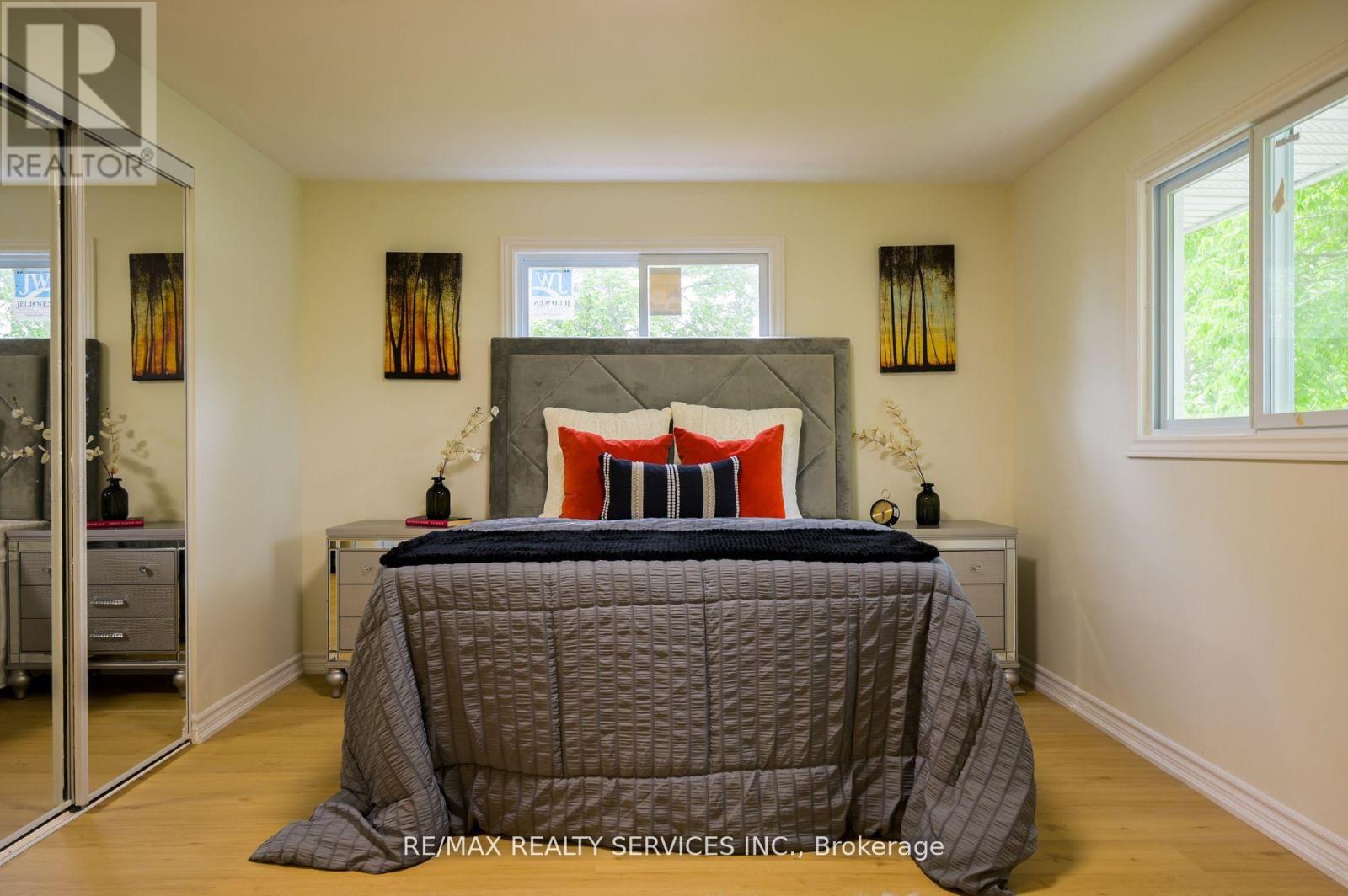 9 High Street, Brant, Ontario  N0E 1N0 - Photo 31 - X12466102