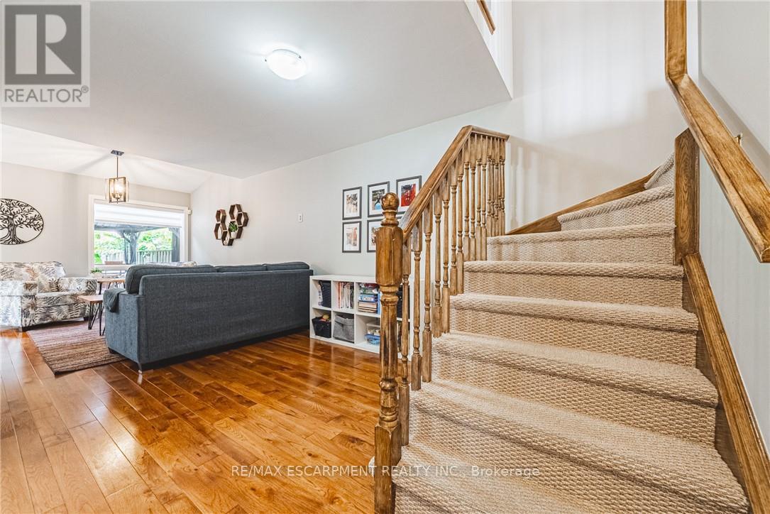 55 Morwick Drive, Hamilton, Ontario  L9G 4Y4 - Photo 13 - X12466125