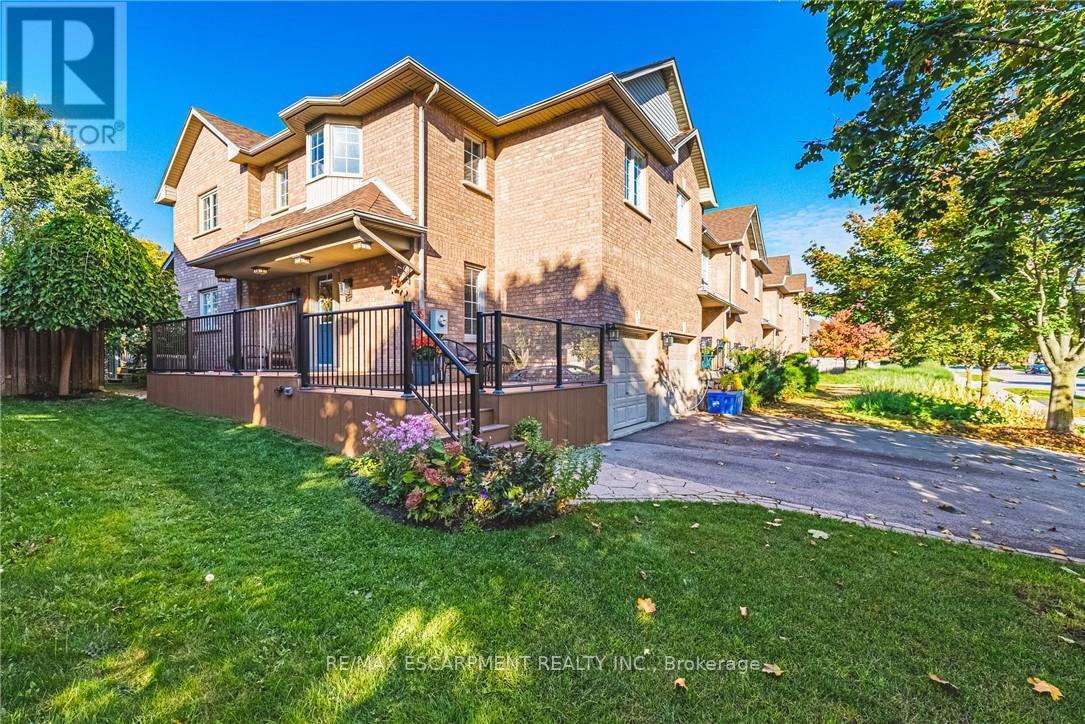55 Morwick Drive, Hamilton, Ontario  L9G 4Y4 - Photo 2 - X12466125