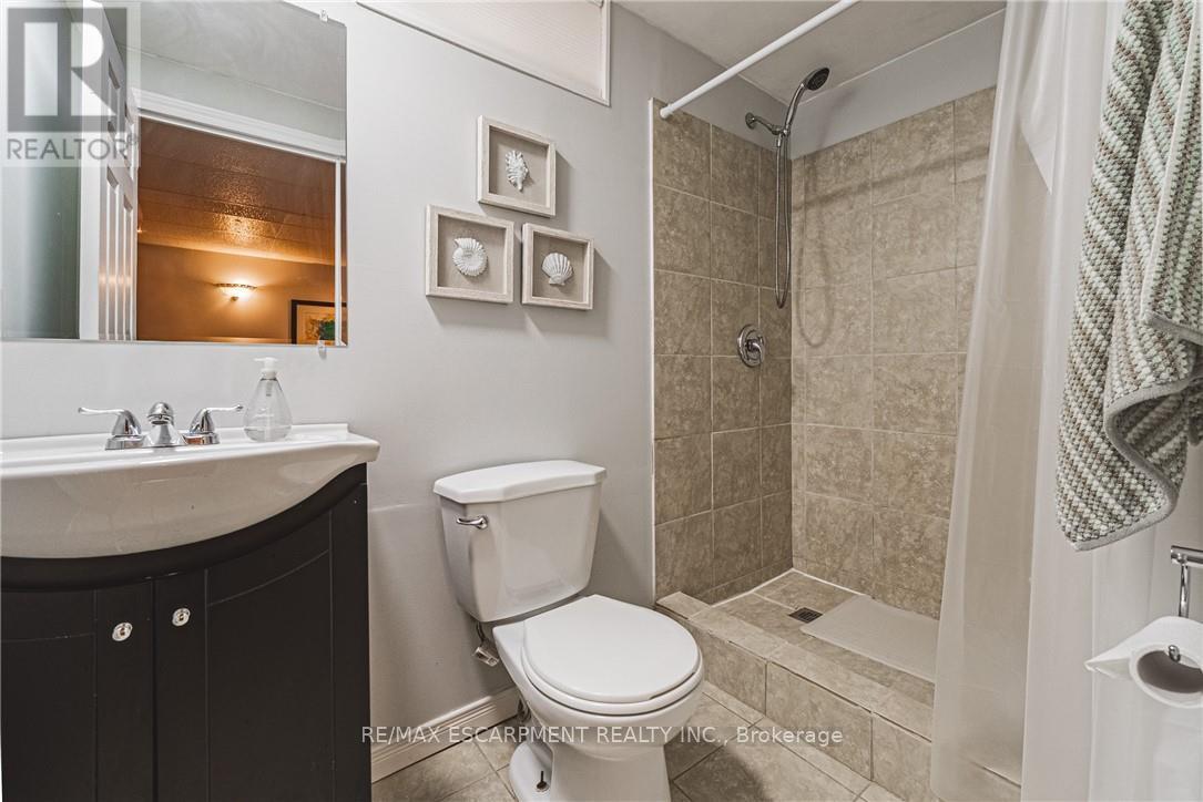 55 Morwick Drive, Hamilton, Ontario  L9G 4Y4 - Photo 27 - X12466125