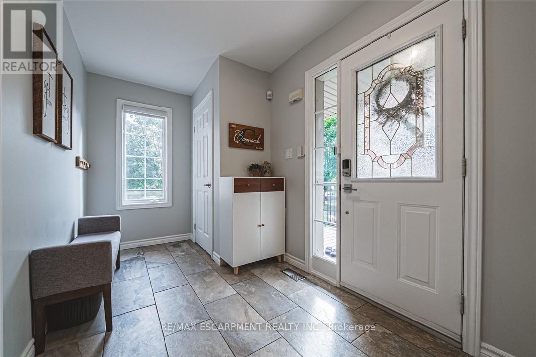 55 Morwick Drive, Hamilton, Ontario  L9G 4Y4 - Photo 5 - X12466125
