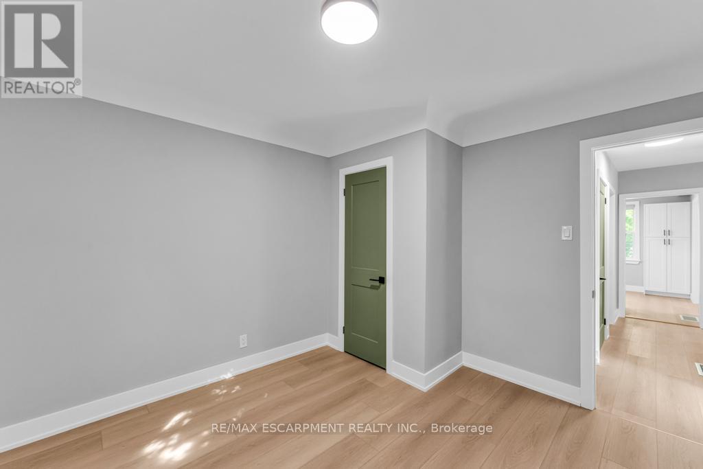 9 Elaine Court, Hamilton, Ontario  L8K 3S2 - Photo 22 - X12466136