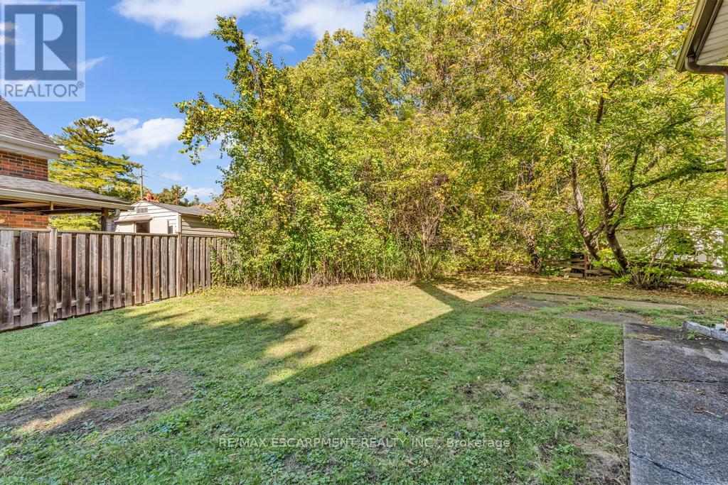 9 Elaine Court, Hamilton, Ontario  L8K 3S2 - Photo 44 - X12466136