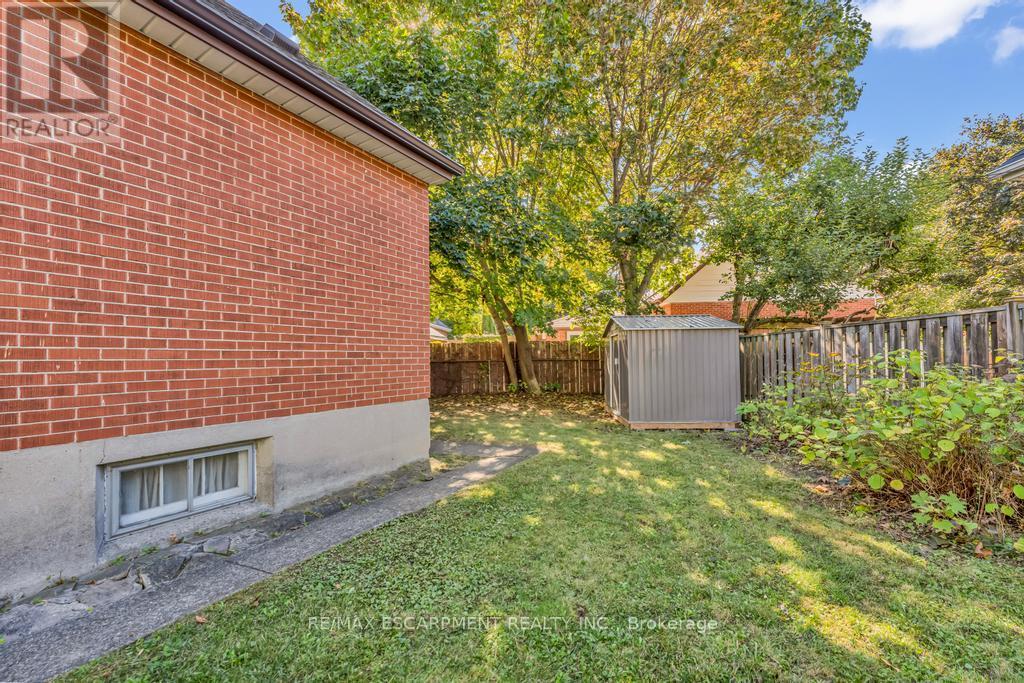 9 Elaine Court, Hamilton, Ontario  L8K 3S2 - Photo 45 - X12466136