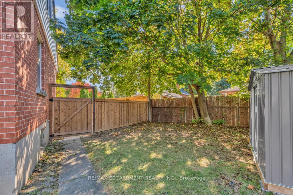 9 Elaine Court, Hamilton, Ontario  L8K 3S2 - Photo 46 - X12466136