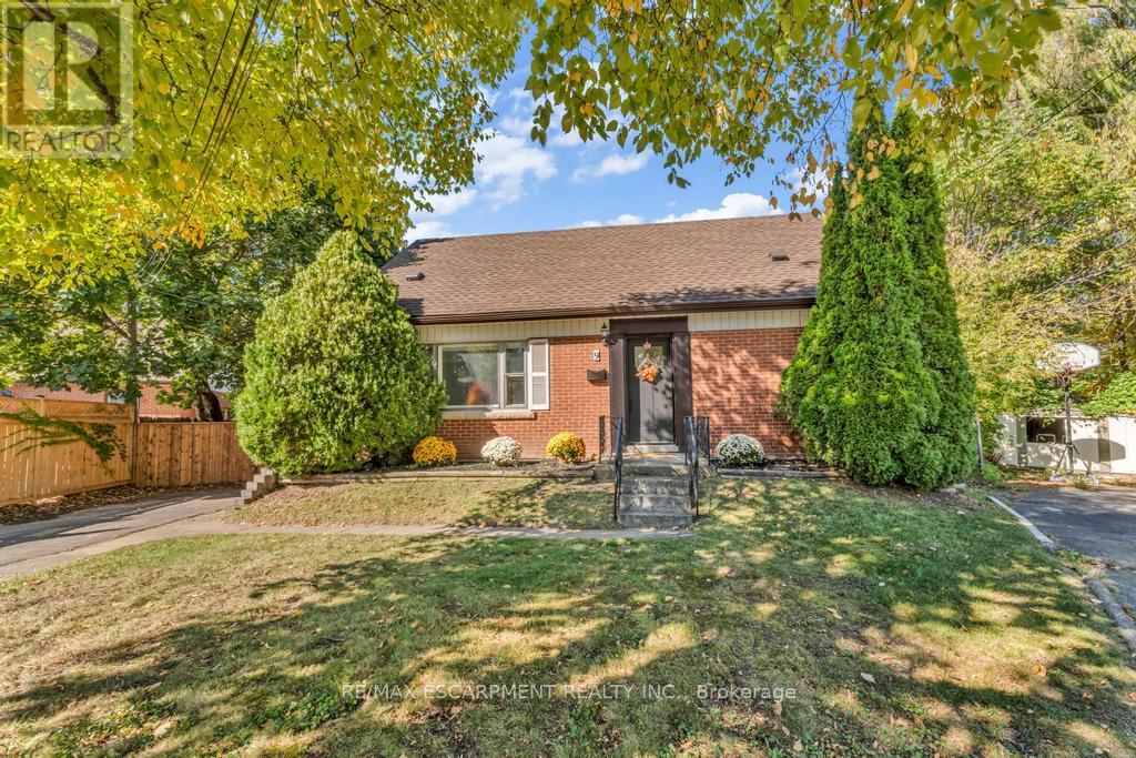 9 Elaine Court, Hamilton, Ontario  L8K 3S2 - Photo 48 - X12466136