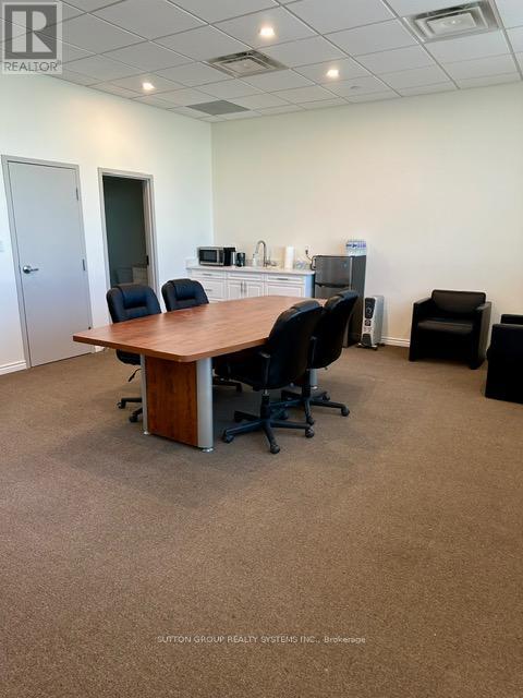 4 - 465 Pinebush Road S, Cambridge, Ontario  N1T 2J4 - Photo 8 - X12466144