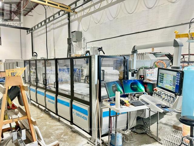 4 - 465 Pinebush Road S, Cambridge, Ontario N1T 2J4 - Photo 11 - X12466147