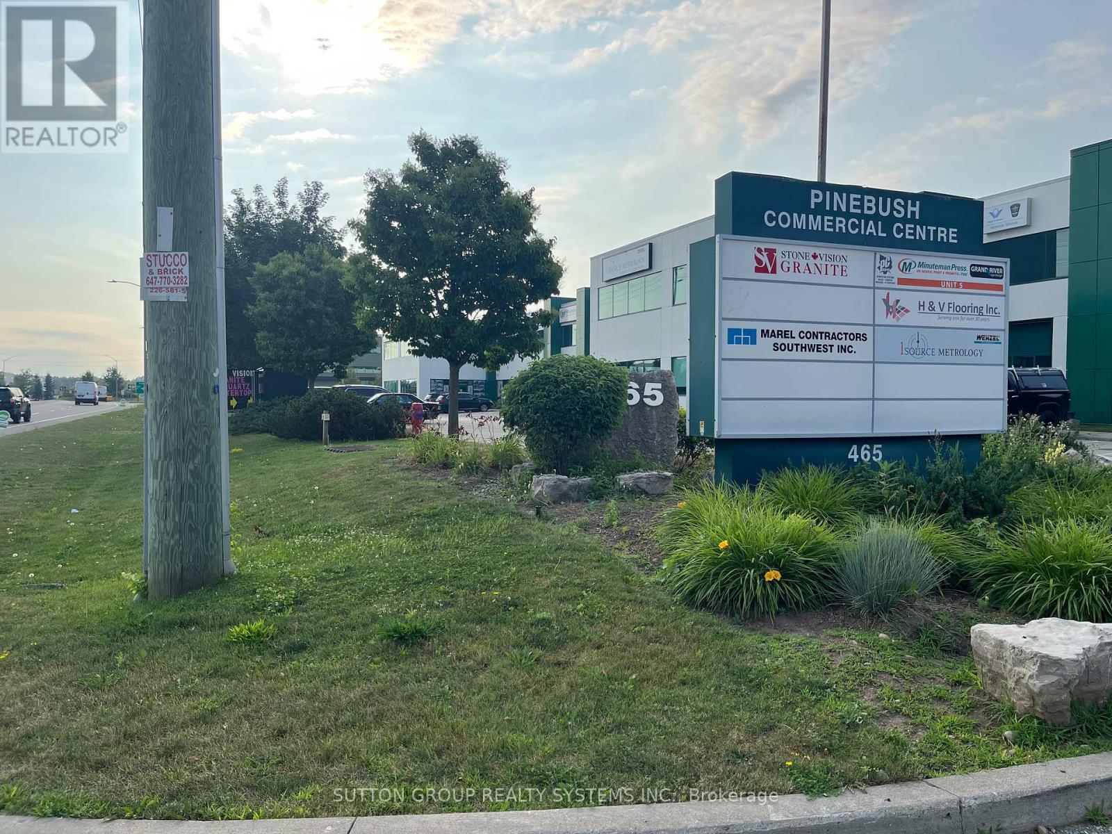 4 - 465 Pinebush Road S, Cambridge, Ontario N1T 2J4 - Photo 2 - X12466147