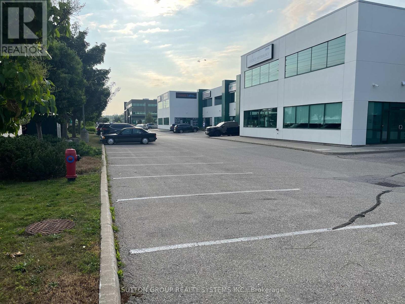 4 - 465 Pinebush Road S, Cambridge, Ontario N1T 2J4 - Photo 3 - X12466147