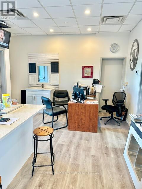 4 - 465 Pinebush Road S, Cambridge, Ontario N1T 2J4 - Photo 7 - X12466147