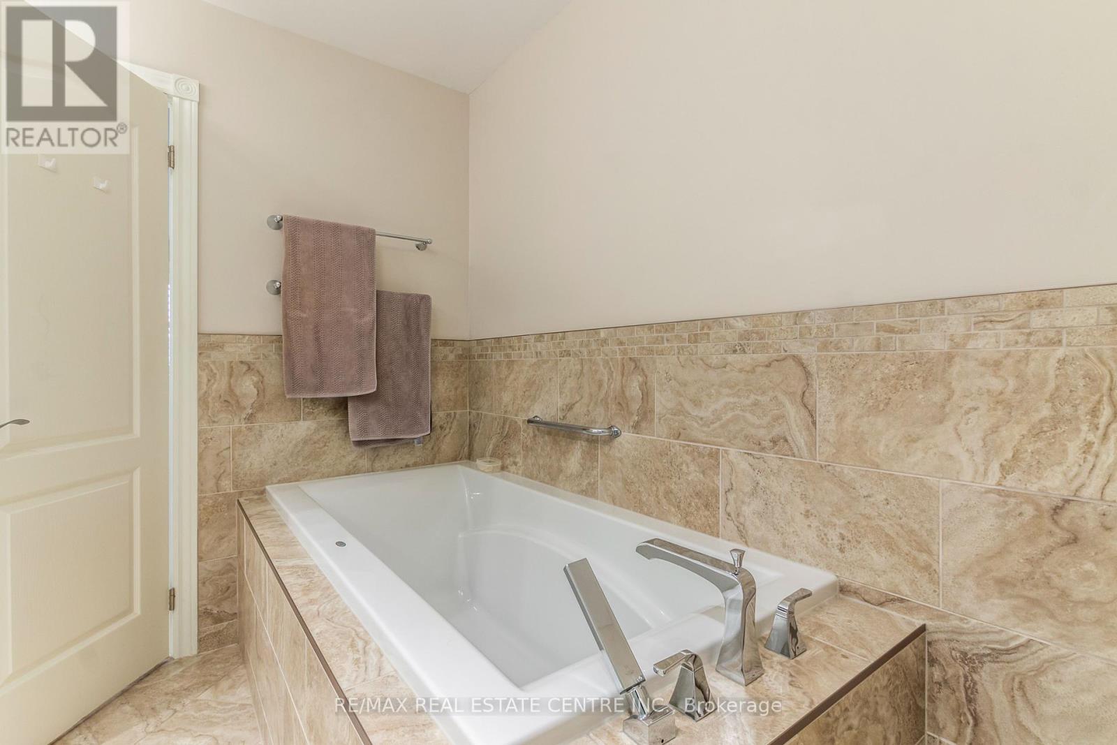 16 - 71 Beasley Crescent, Cambridge, Ontario  N1T 1P5 - Photo 24 - X12466167