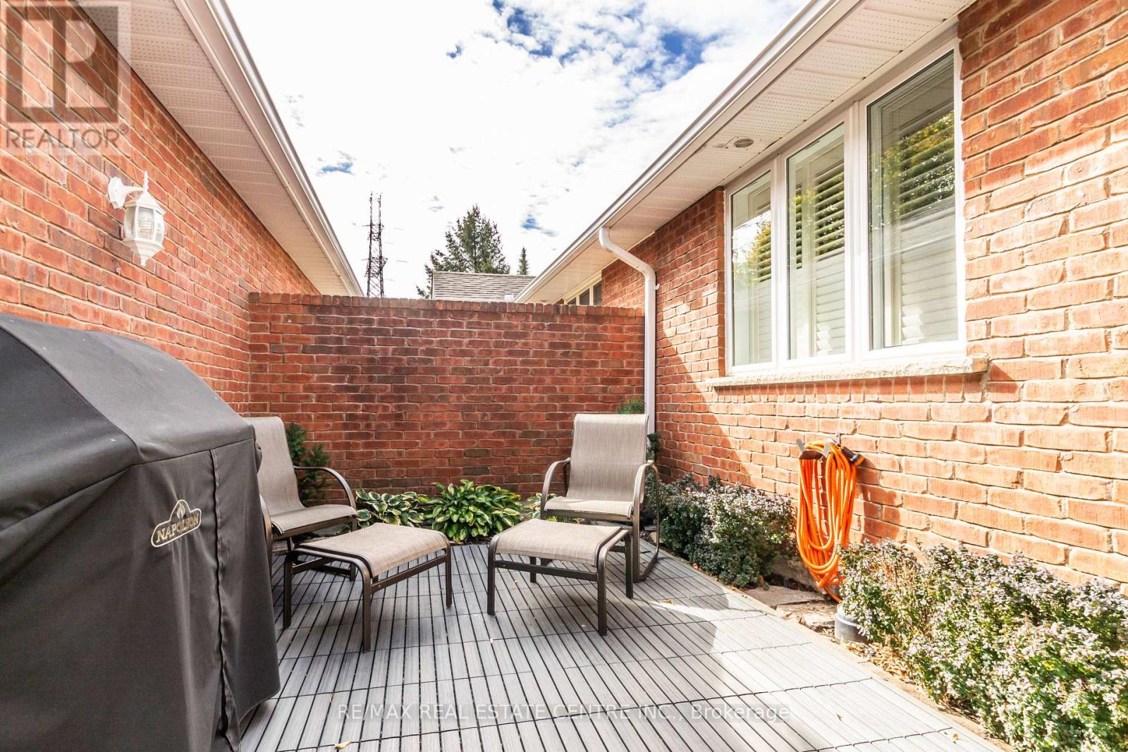 16 - 71 Beasley Crescent, Cambridge, Ontario  N1T 1P5 - Photo 5 - X12466167