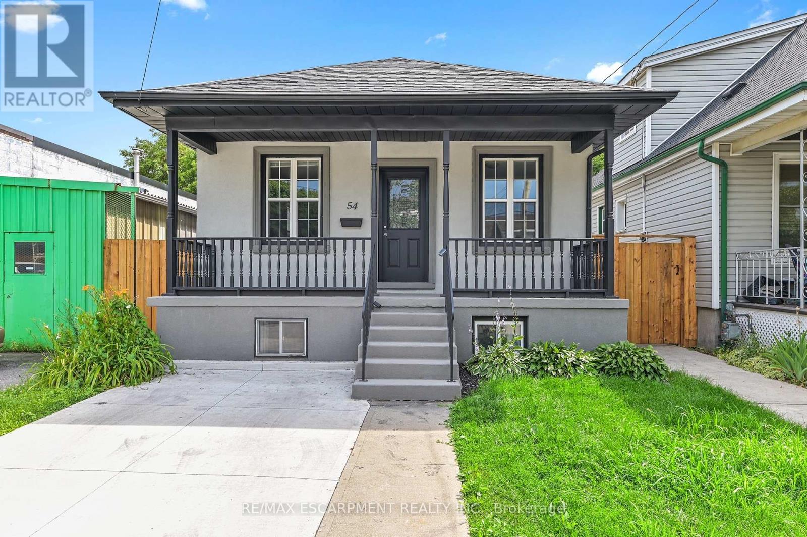 UPPER - 54 CRAIGMILLER AVENUE, Hamilton, Ontario