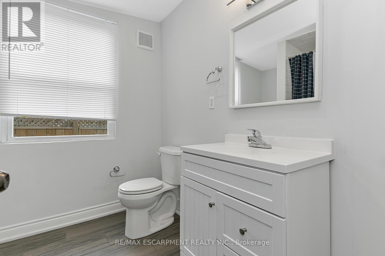 Upper - 54 Craigmiller Avenue, Hamilton, Ontario  L8L 3J1 - Photo 14 - X12466184