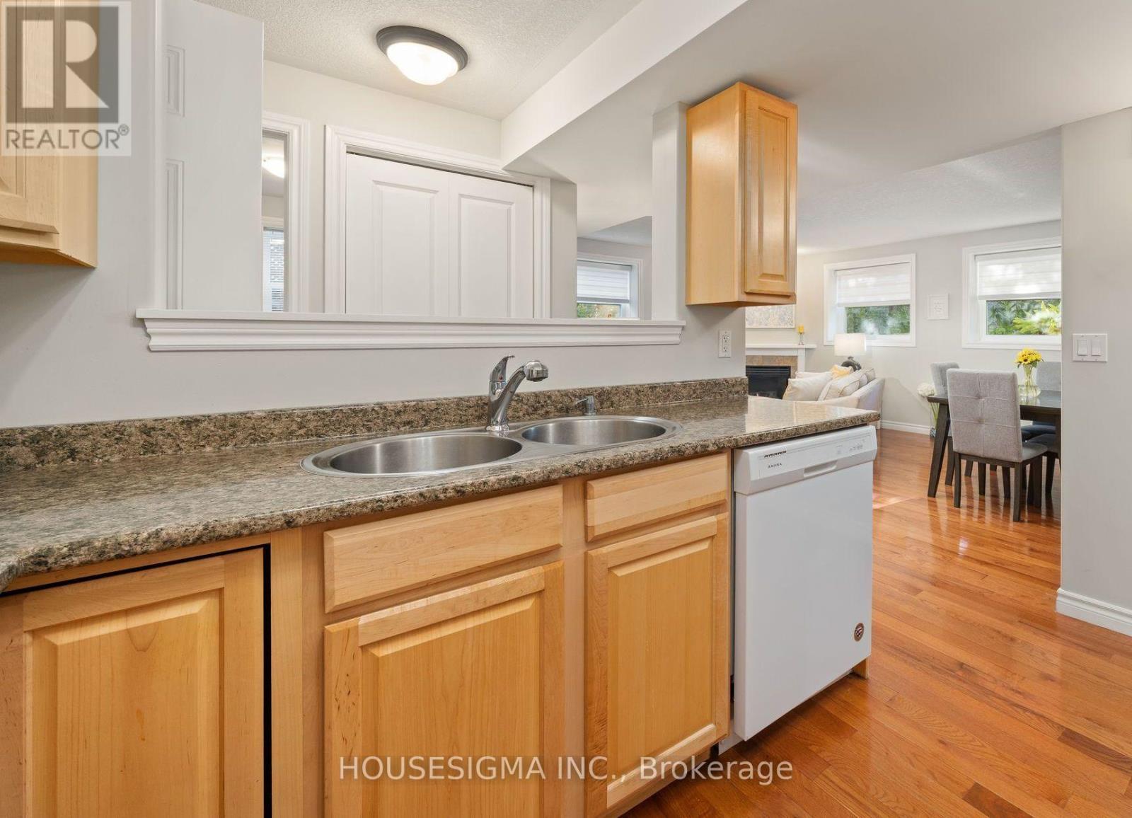 8 Mount Pleasant Road, Belleville (Belleville Ward), Ontario  K8N 3J2 - Photo 39 - X12466190