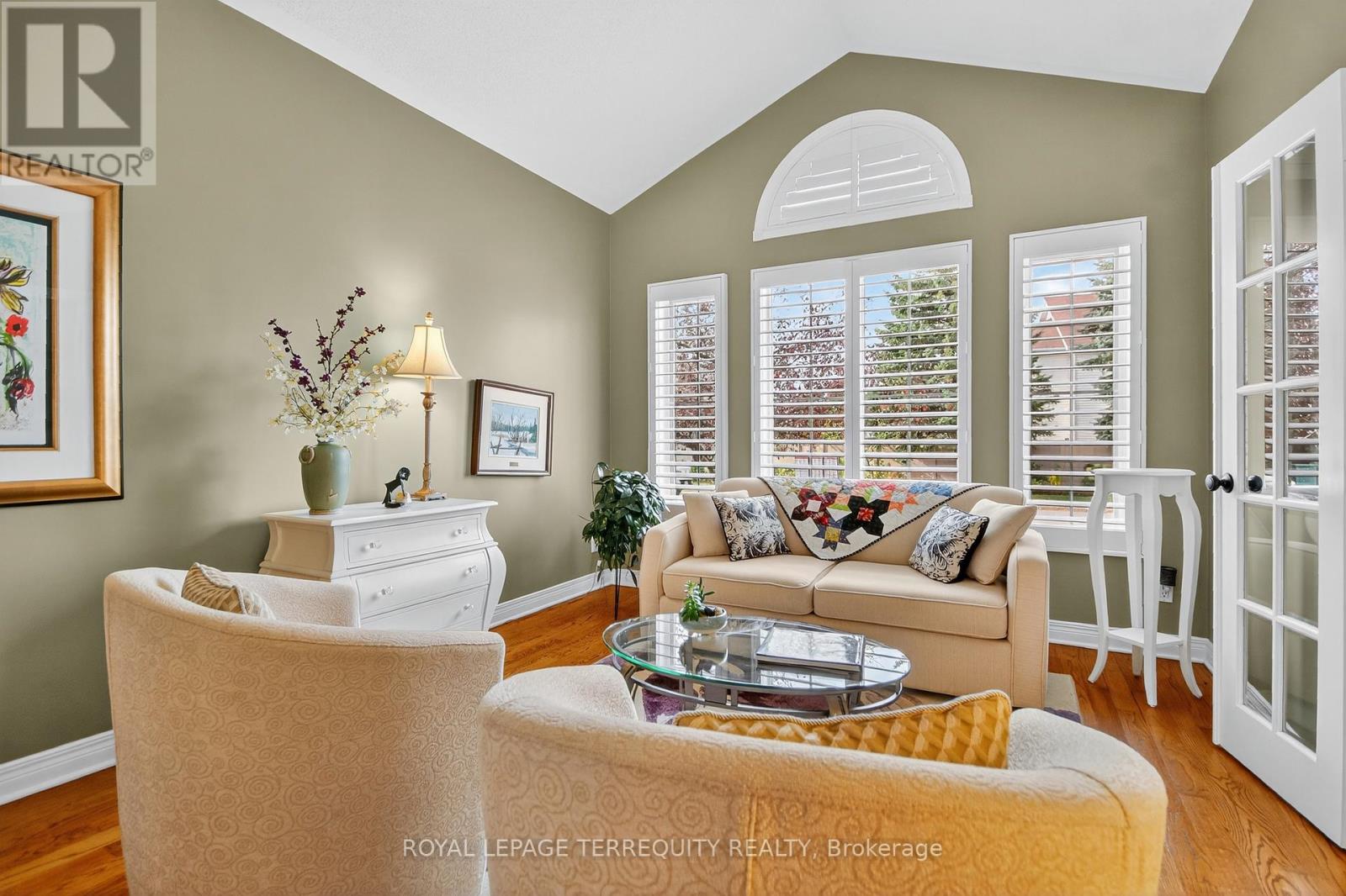 96 Allanford Avenue, Ottawa, Ontario  K1T 3Y6 - Photo 4 - X12466192