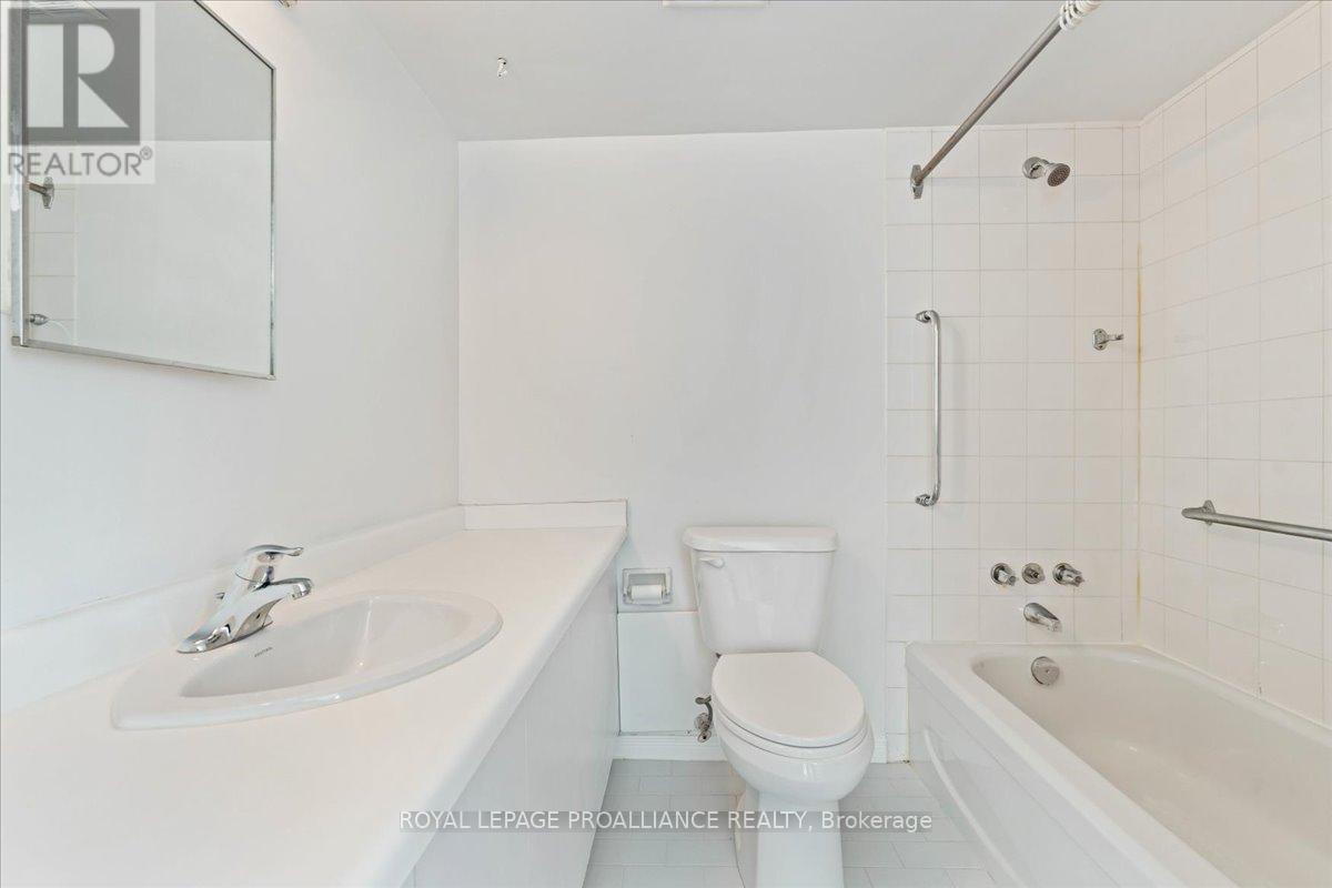 201 - 344 Front Street, Belleville, Ontario  K8N 5M4 - Photo 38 - X12466344