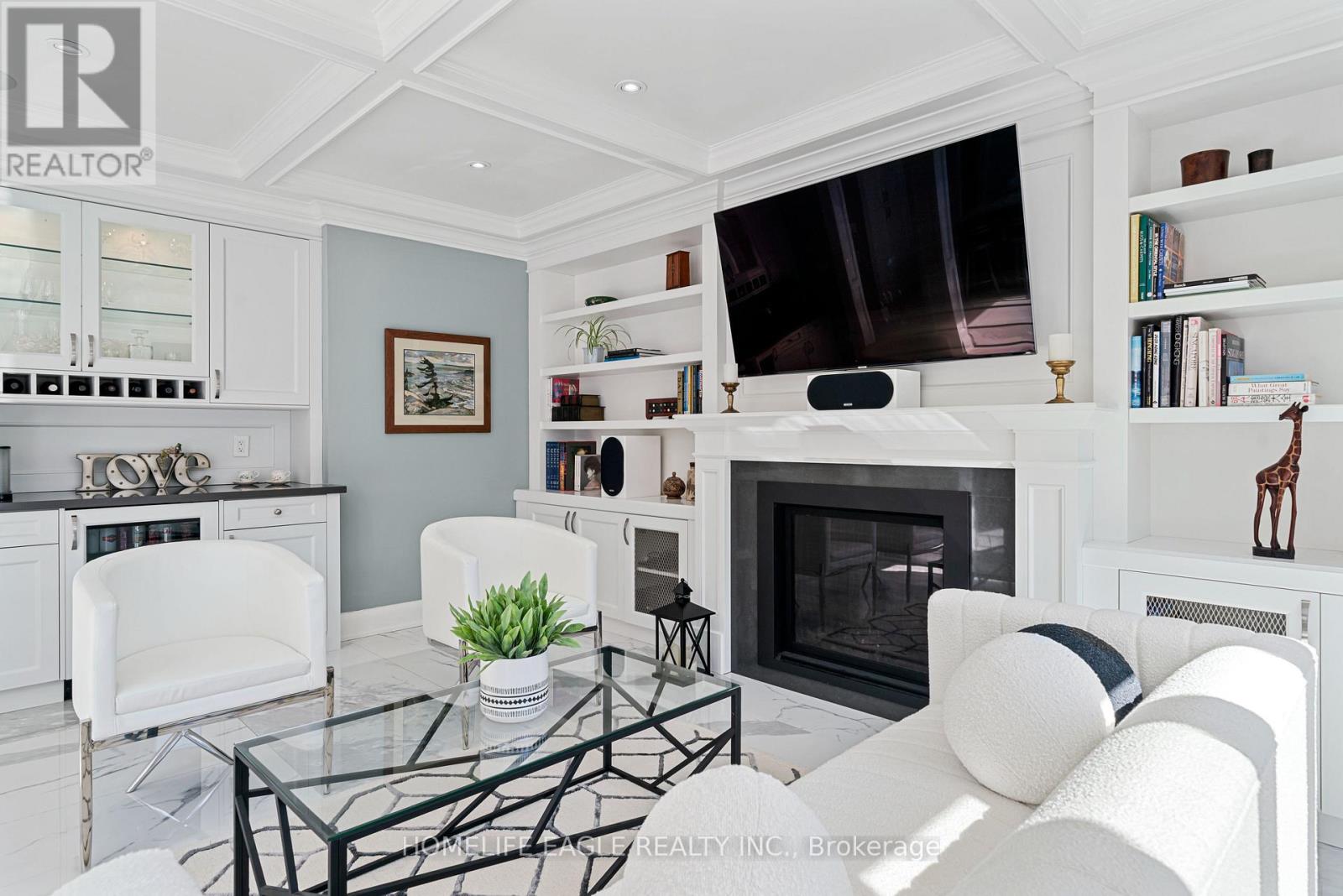 31 Modesto Gardens, Vaughan, Ontario  L4L 8C9 - Photo 4 - N12466296