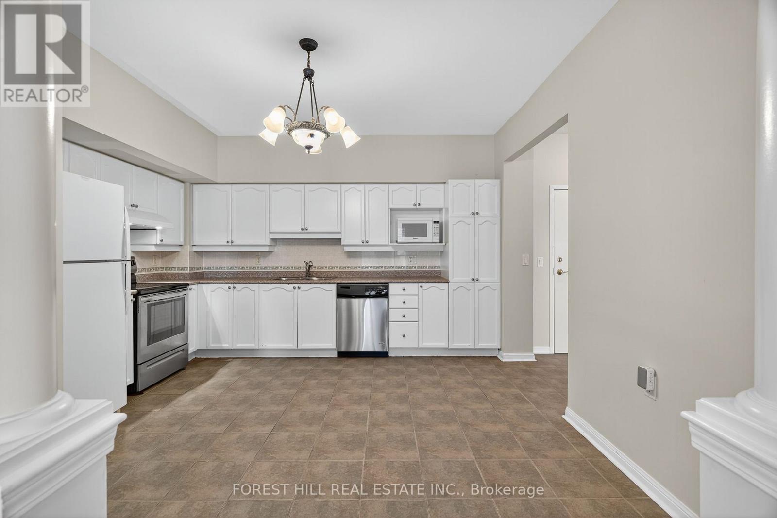 115 - 2500 Rutherford Road, Vaughan, Ontario  L4K 5N7 - Photo 2 - N12466305