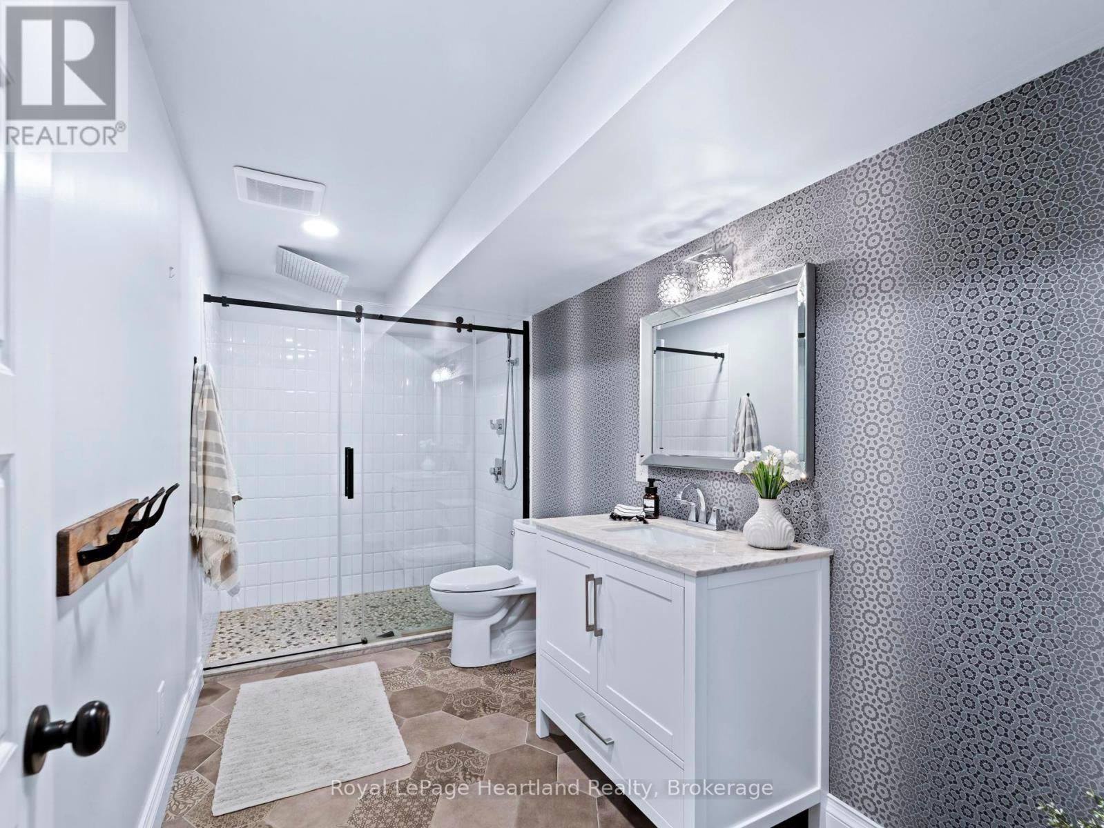 24 Thimbleweed Drive, Bluewater, Ontario  N0M 1G0 - Photo 36 - X12466340