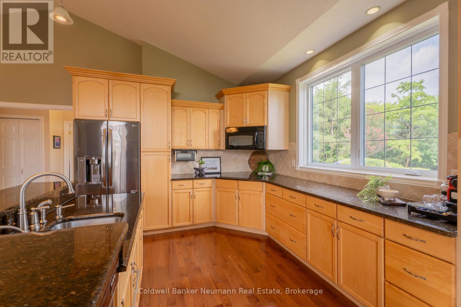 7677 Maltby Road E, Puslinch, Ontario  N0B 2J0 - Photo 15 - X12466362